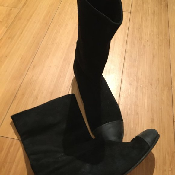 Gravity Pope Black suede flat ankle boots - Picture 3 of 3